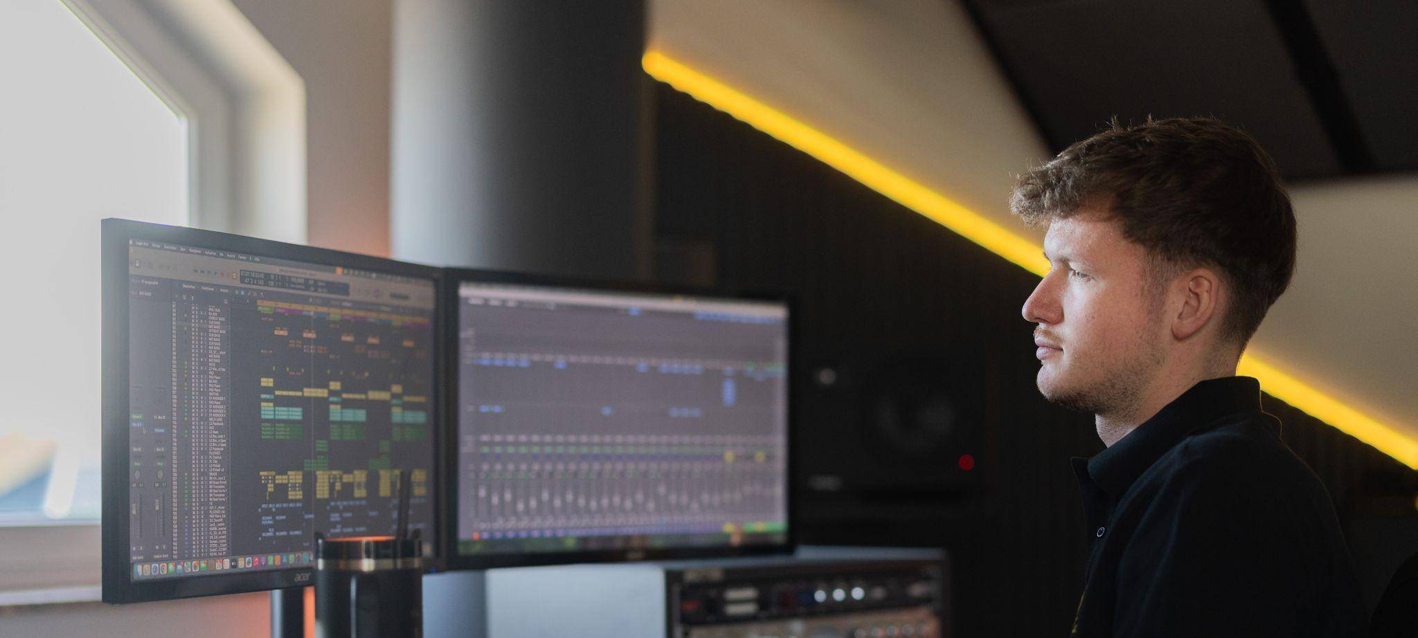 Julian Sommer in seinem Tonstudio