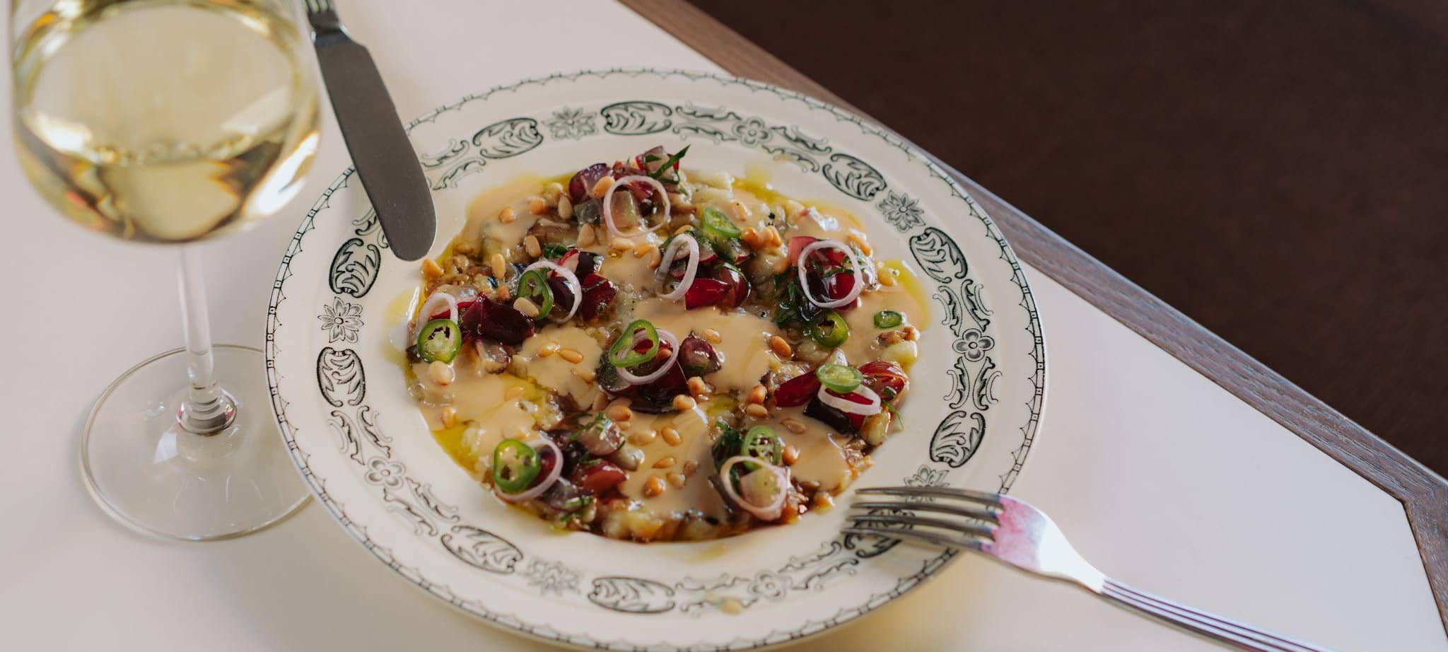 Auberginen-Carpaccio im Restaurant béné by BENEDICT